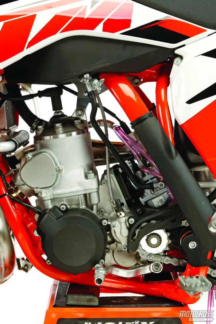 2015-2stroke-shootout-5